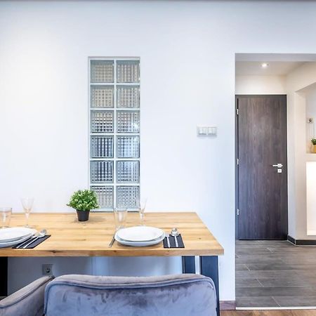 Cozy Quiet Apartment With A Balcony Будапеща Екстериор снимка