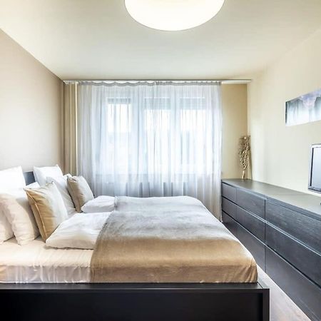 Cozy Quiet Apartment With A Balcony Будапеща Екстериор снимка