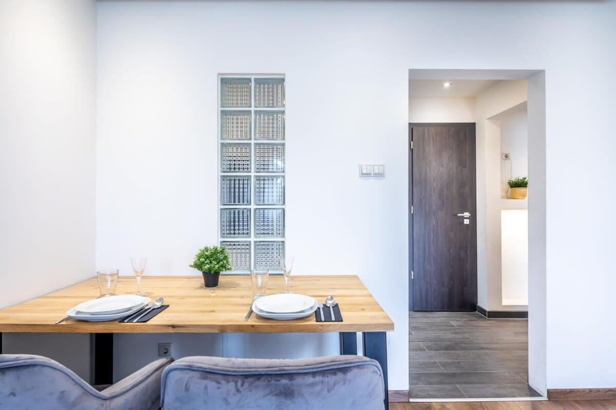 Cozy Quiet Apartment With A Balcony Будапеща Екстериор снимка